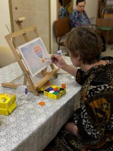 Арт-терапия с использованием «Прозрачного мольберта»